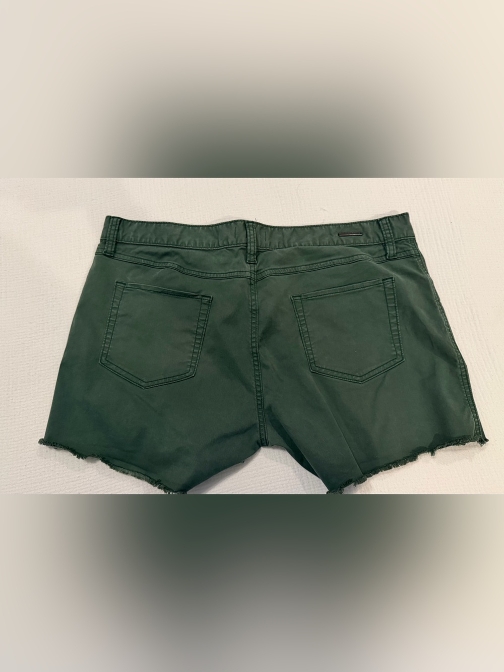 Carve Designs Oahu Twill Shorts color green Size 12 - Picture 2 of 3
